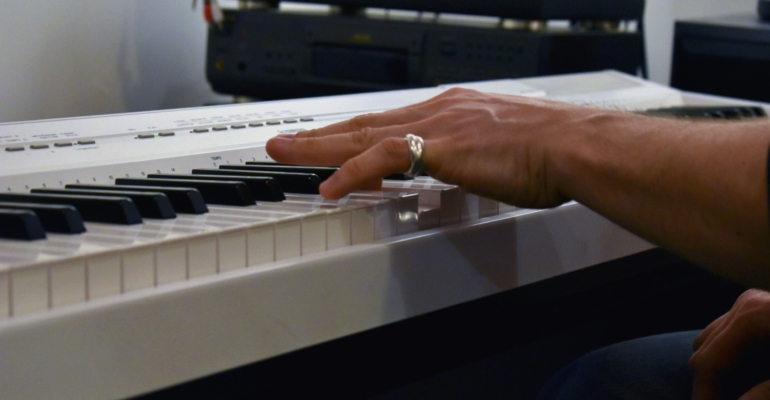 Праздники 8 ноября в честь Сибири, КВН, пианиста, день без Wi-Fi и не только