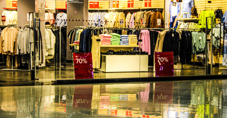 Сезон дубленок открыт: как выбрать и с чем носить будущей зимой