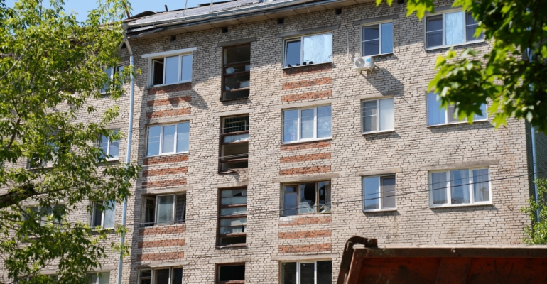 Простой способ очистить пластиковый подоконник от желтых пятен