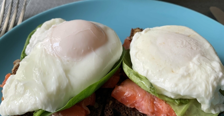 Рецепт яиц по-шотландски с жидким желтком, жареных во фритюре