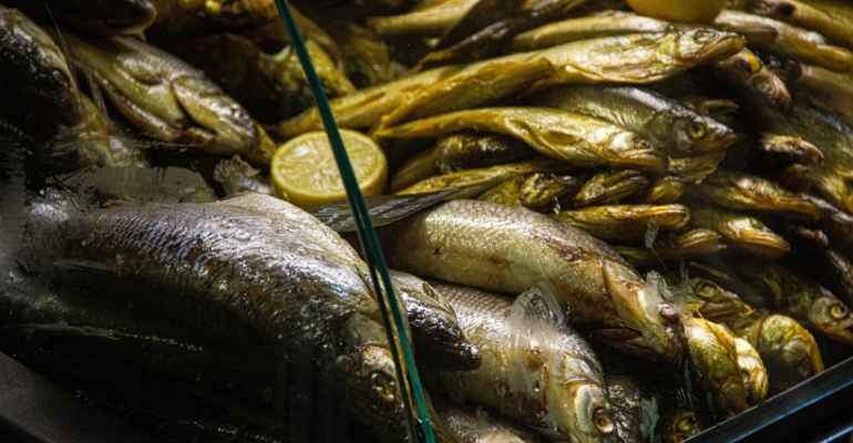 Рецепт праздничного  рулета из лаваша с селёдкой