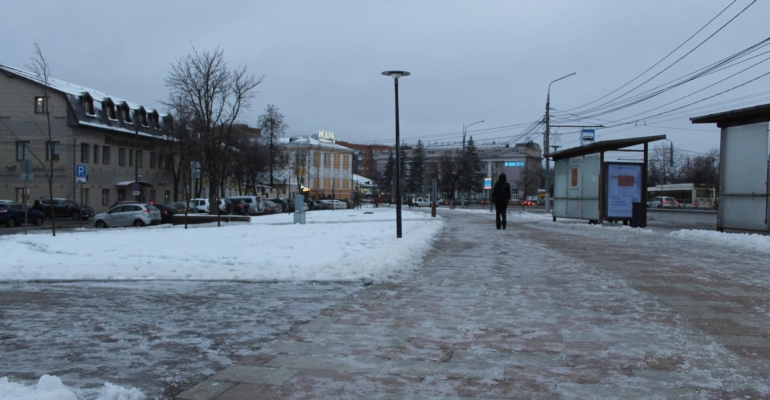 Способы применения самоклеящихся противоскользящих лент на обуви