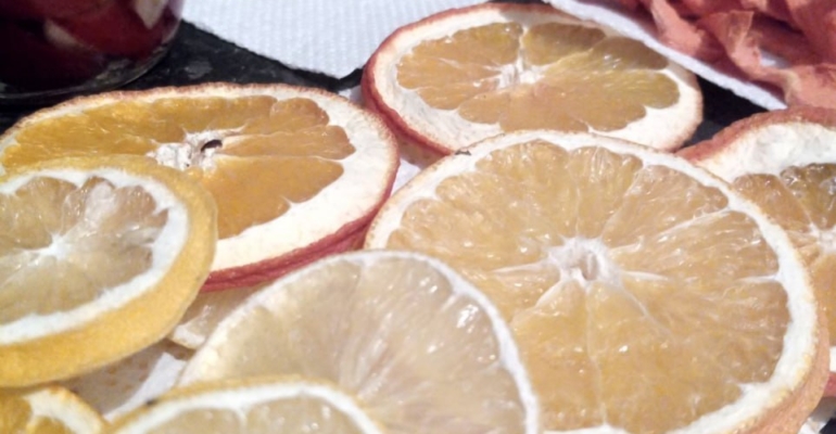 Сушёные апельсины вместо шаров: пошаговый рецепт новогоднего декора