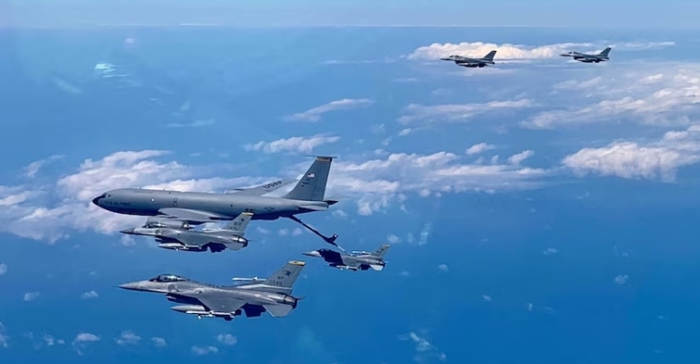 Профессор Евстафьев: Американская гегемония поставлена под вопрос