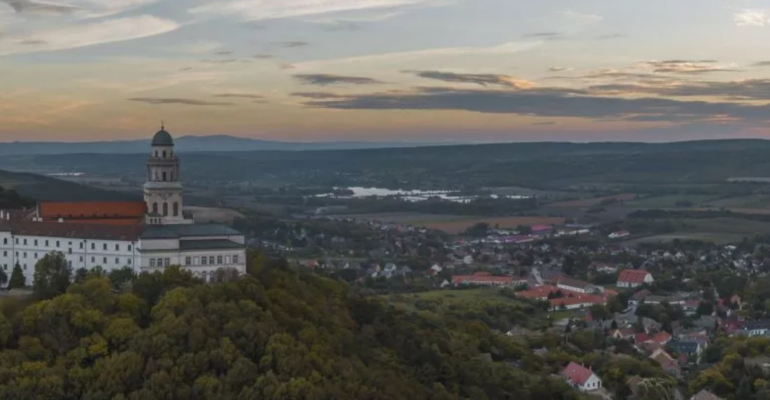 Гращенков: Европа не желает превращаться в периферию США