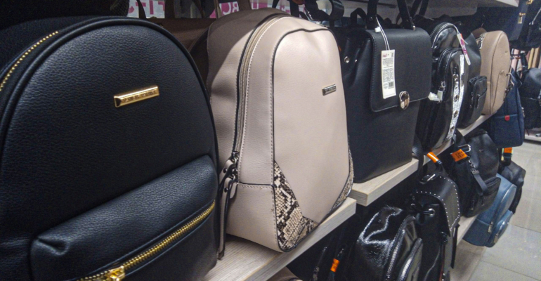 Экономьте сотни рублей: как ухаживать за кожаными изделиями без дорогих кремов и спреев