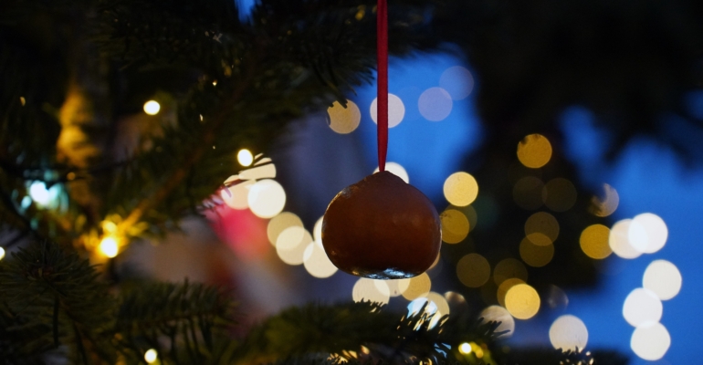 Создание новогоднего образа: тренды макияжа и причесок 2026