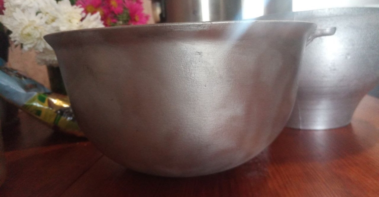 Бабушкины способы бережной очистки сохранят вашу чугунную посуду на века