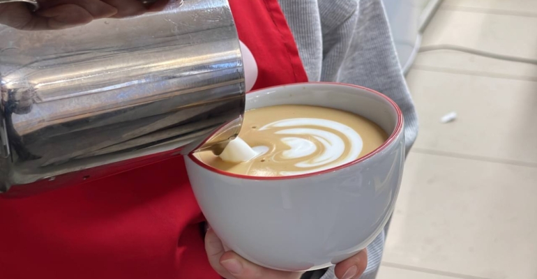 Молотый кофе — спасение и гарантия бешеного роста ваших волос