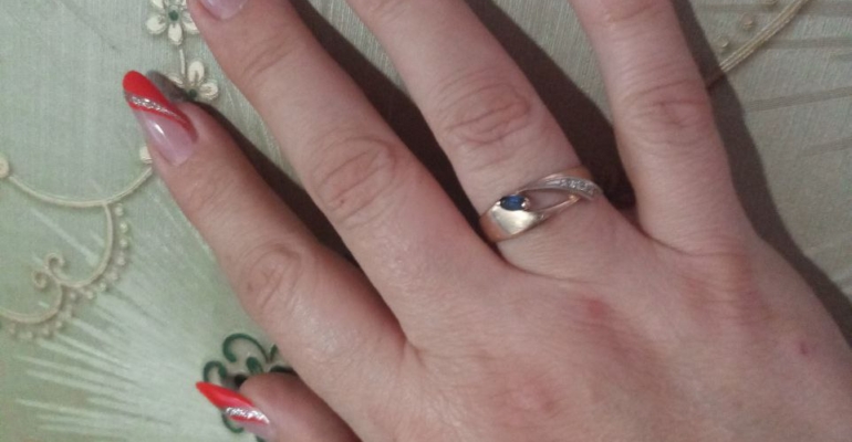 Маникюр на Новый год 2026: Какие цвета и дизайны привлекут удачу по гороскопу