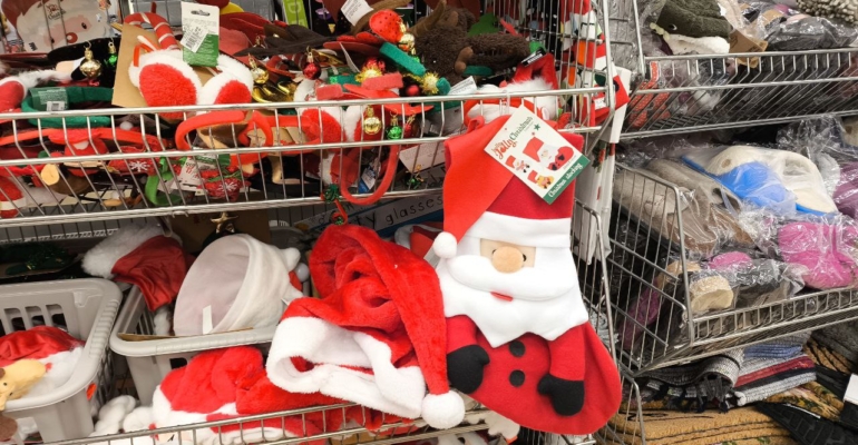 Трихолог Синкир: Обмен новогодними шапками может привести к облысению