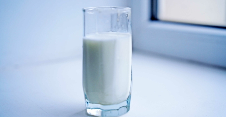 Три проверенных способа сварить молоко, чтобы оно не убежало