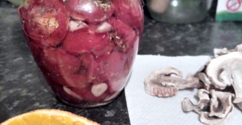 Рецепт быстрой закуски из запечённых черри и сливочного масла