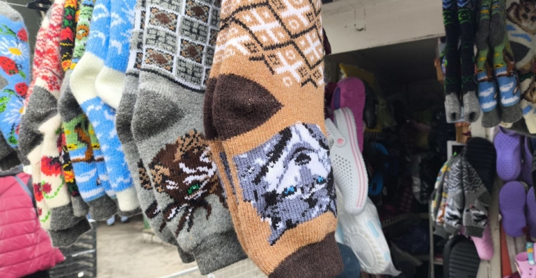 Стирка без жертв: правила для колготок, шапки и перчаток спасут бюджет и нервы