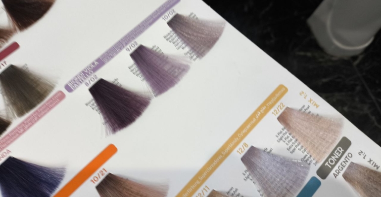 ТОП-7 трендовых оттенков волос на зиму 2025-2026 от ведущих колористов